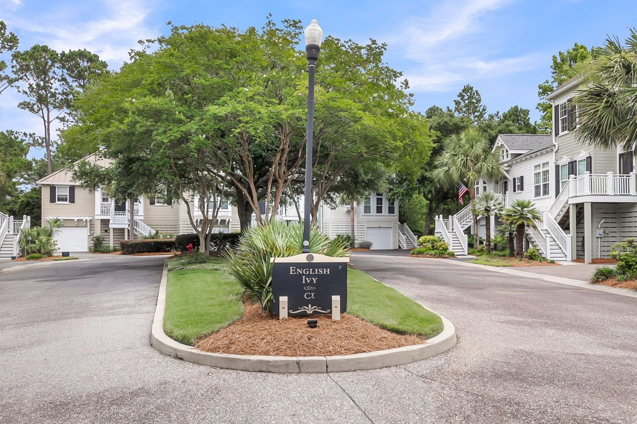 1904 English Ivy Court Photo 38