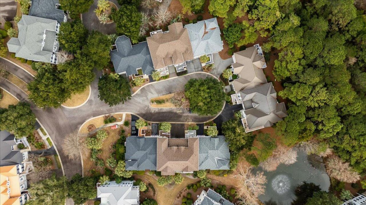 1904 English Ivy Court Photo 39