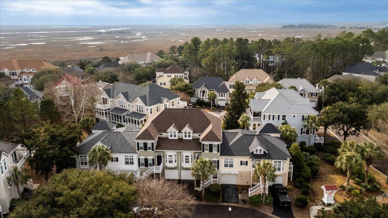 1904 English Ivy Court Photo 41