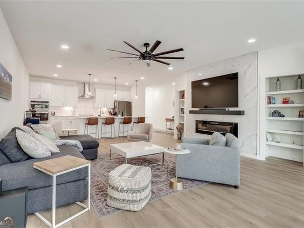 1072 Brookglynn, Decatur, GA 30032