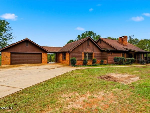 9472 S Highway 13, Morton, MS 39117