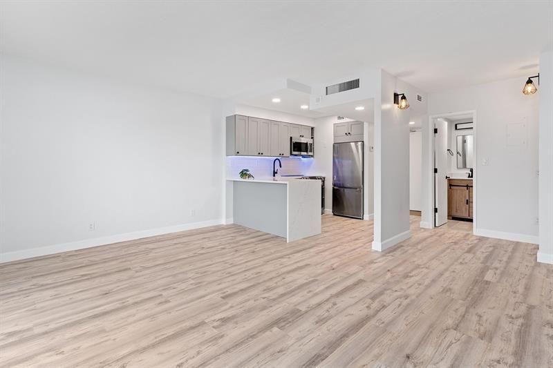 2900 NE 30th Street, Unit 5D, Fort Lauderdale, FL 33306 Photo