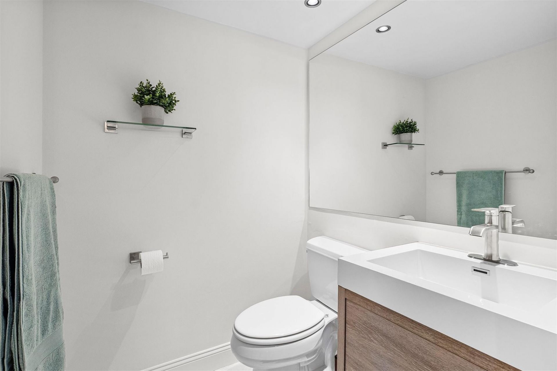 3000 Holiday Drive, Unit 1104, Fort Lauderdale, FL 33316 Photo