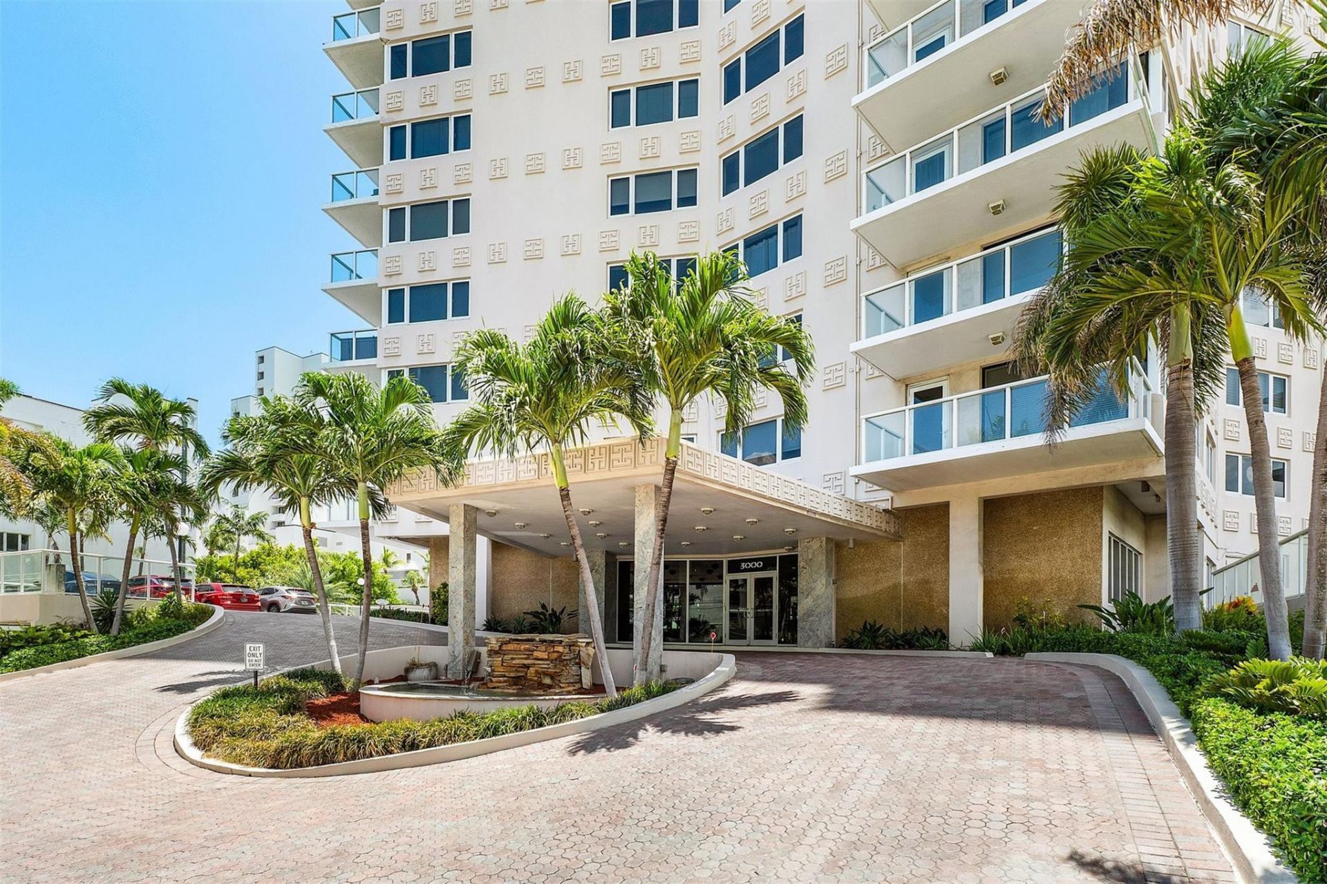 3000 Holiday Drive, Unit 1104, Fort Lauderdale, FL 33316 Photo