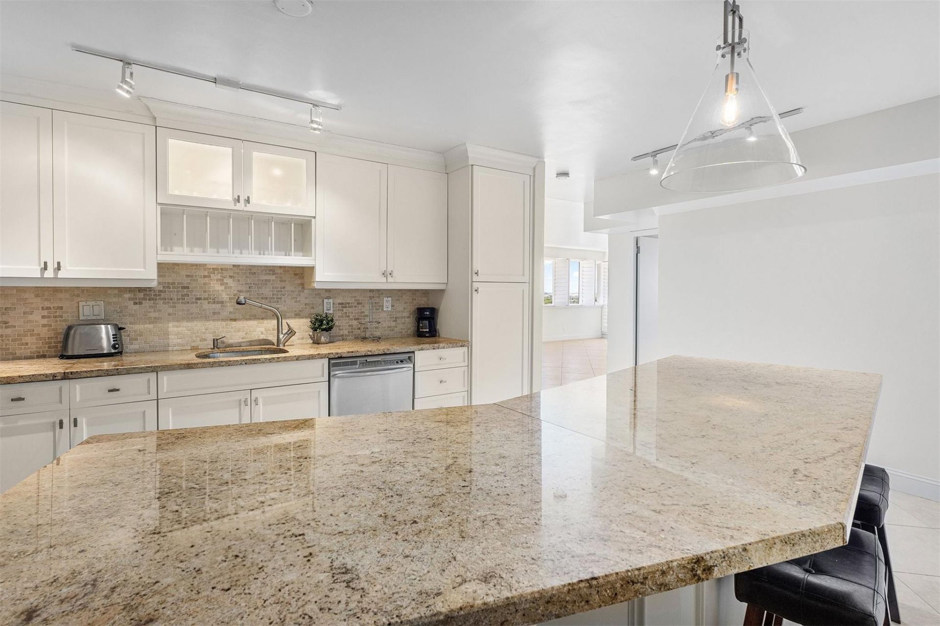 3000 Holiday Drive, Unit 1104, Fort Lauderdale, FL 33316 Photo