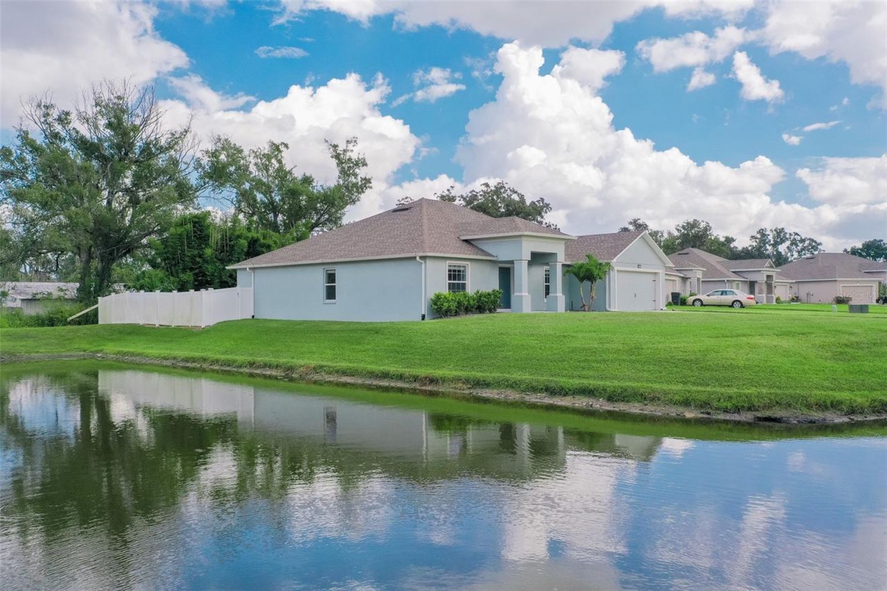 230 Cove At Eagle Lake Circle, Eagle Lake, FL 33839 Photo