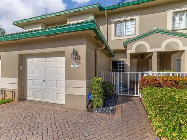 7972 Exeter Blvd, Unit 101, Fort Lauderdale, FL 33321