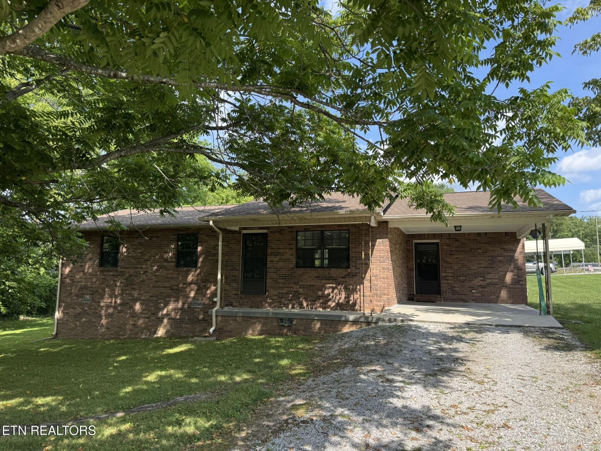 96 County Garage Rd, Crossville, TN 38555 Main Photo