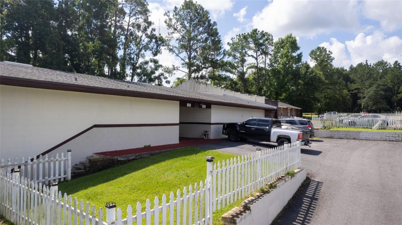 649 W Base Street, Madison, FL 32340 Photo