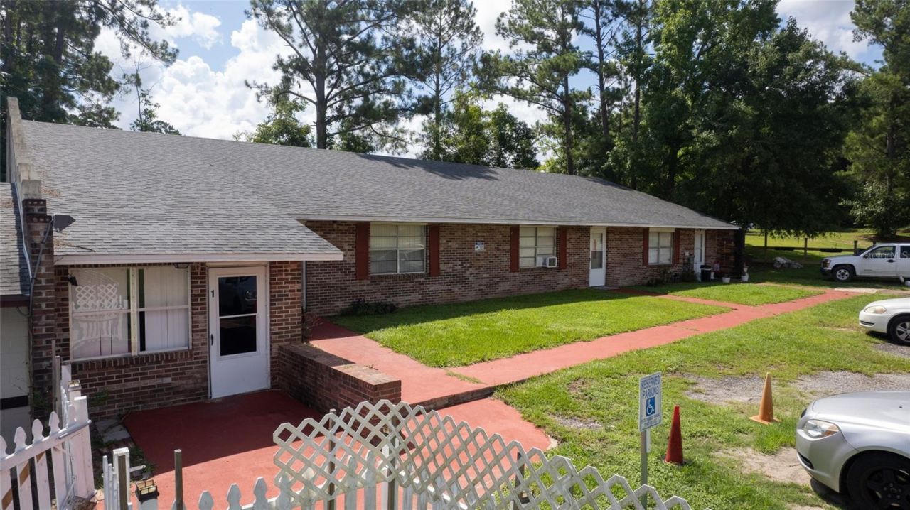 649 W Base Street, Madison, FL 32340 Photo