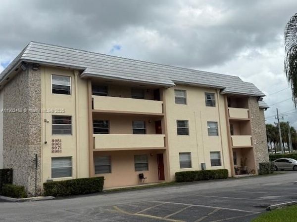 8951 SW 72nd St, Unit 315, Miami, FL 33173