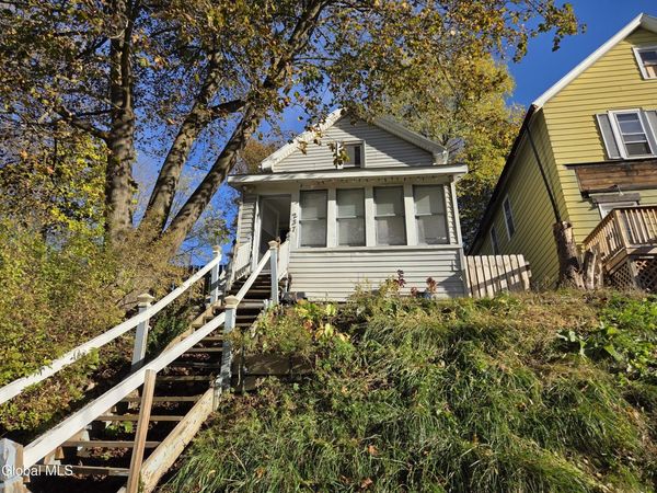 237 Vrooman Avenue, Amsterdam, NY 12010