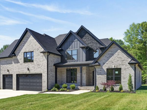 1330 Reda Dr, Clarksville, TN 37042