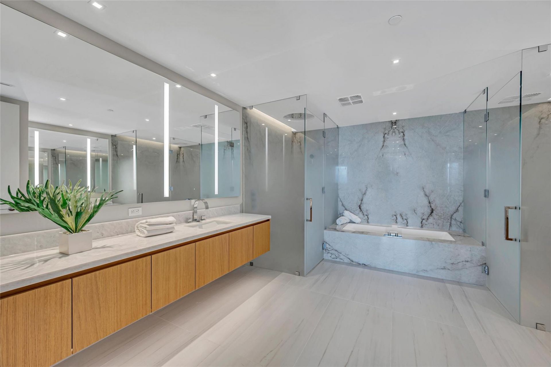 2241 SE 17th Street, Unit 601, Fort Lauderdale, FL 33316 Photo