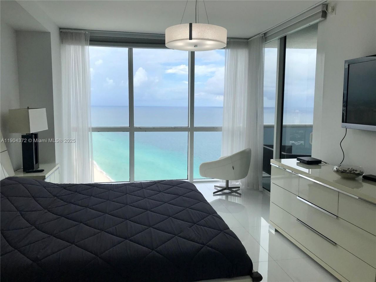 18201 Collins Ave, Unit 5104, Sunny Isles Beach, FL 33160 Photo