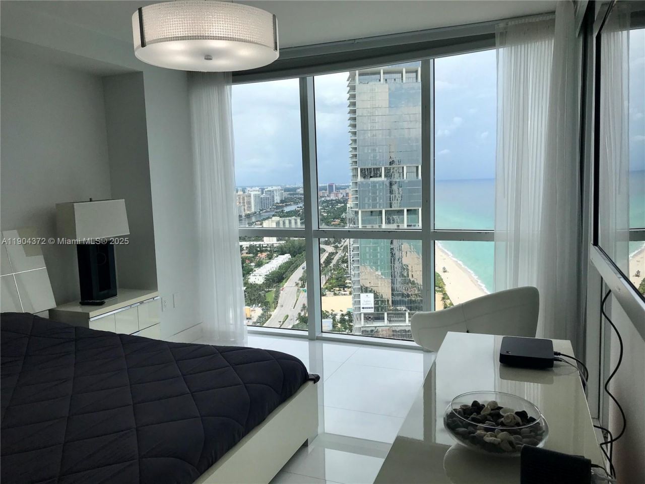 18201 Collins Ave, Unit 5104, Sunny Isles Beach, FL 33160 Photo