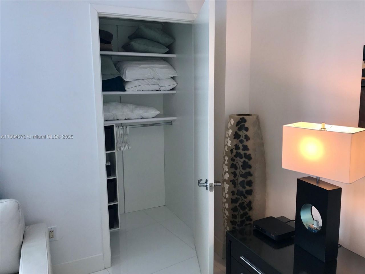 18201 Collins Ave, Unit 5104, Sunny Isles Beach, FL 33160 Photo