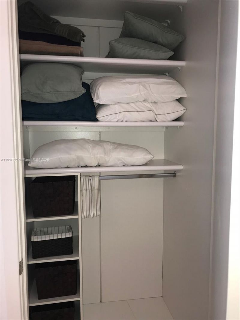 18201 Collins Ave, Unit 5104, Sunny Isles Beach, FL 33160 Photo