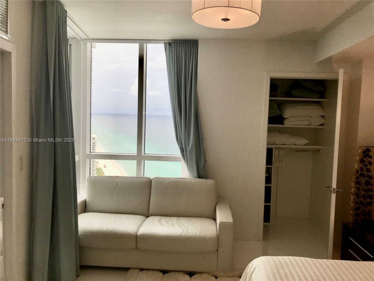 18201 Collins Ave, Unit 5104, Sunny Isles Beach, FL 33160 Photo