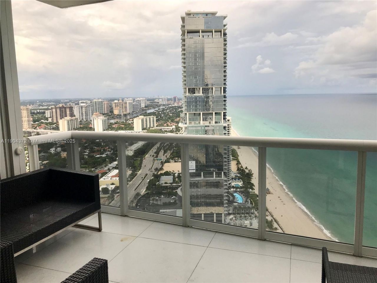 18201 Collins Ave, Unit 5104, Sunny Isles Beach, FL 33160 Photo