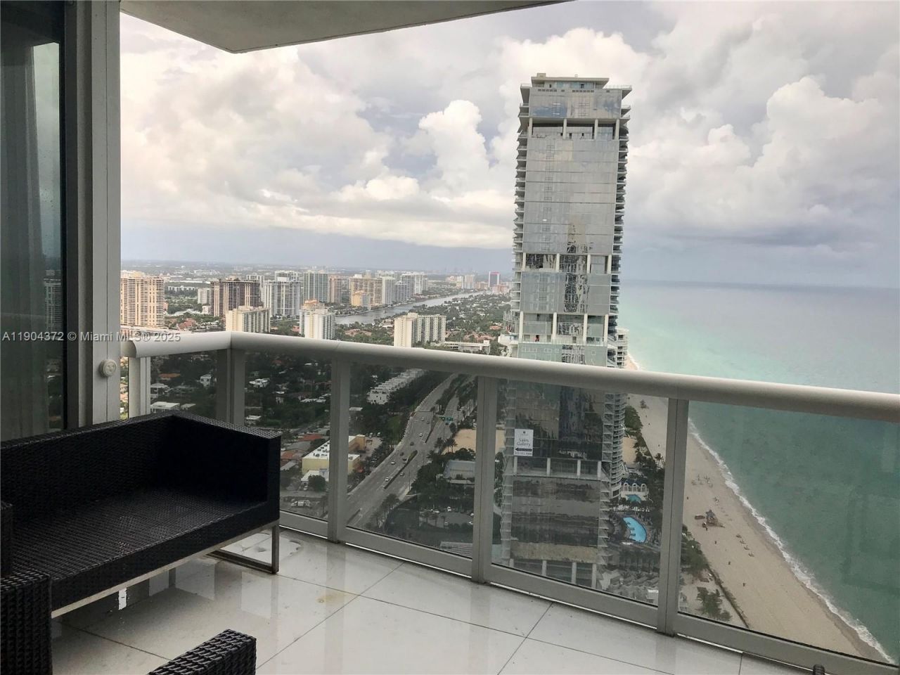 18201 Collins Ave, Unit 5104, Sunny Isles Beach, FL 33160 Photo