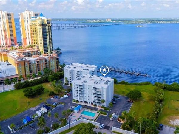 2885 Palm Beach BLVD, Unit 307, FORT MYERS, FL 33916