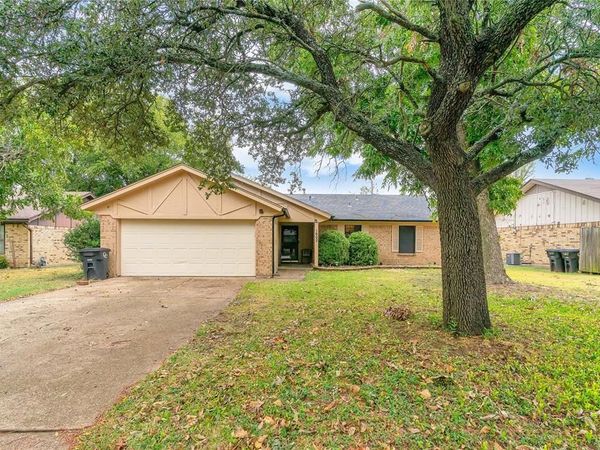 1602 Spring Branch Drive, Cleburne, TX 76033