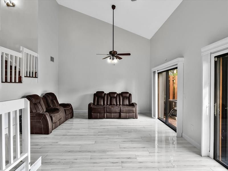 4182 S Pine Island Rd, Davie, FL 33328 Photo