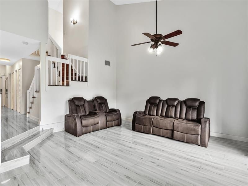 4182 S Pine Island Rd, Davie, FL 33328 Photo