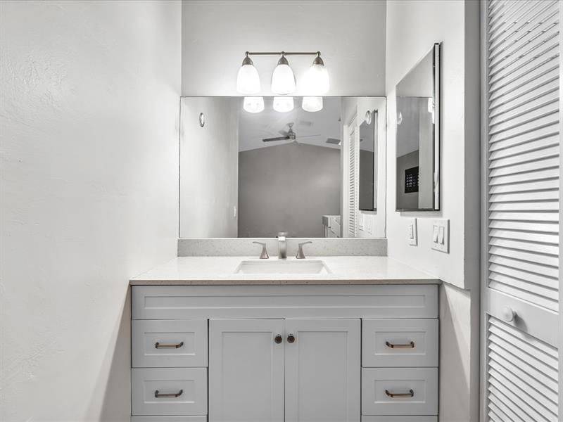 4182 S Pine Island Rd, Davie, FL 33328 Photo