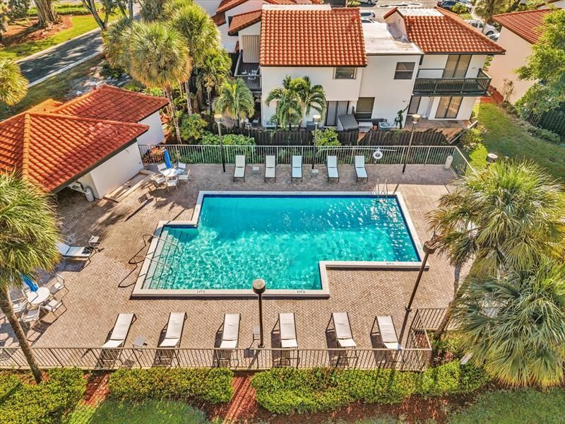 4182 S Pine Island Rd, Davie, FL 33328 Photo