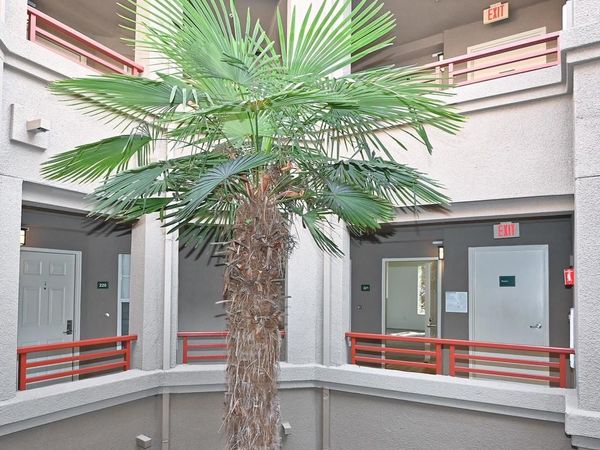 280 Caldecott Ln, Unit 221, Oakland, CA 94618