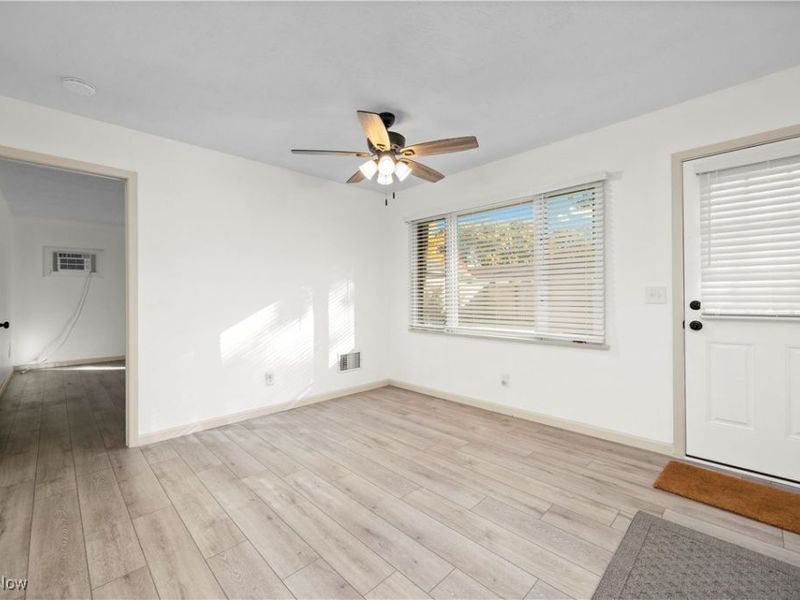 931 East Drive, Sheffield Lake, OH 44054 Photo 12