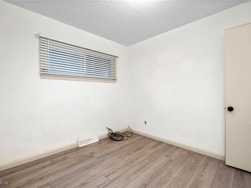 931 East Drive, Sheffield Lake, OH 44054 Photo 24