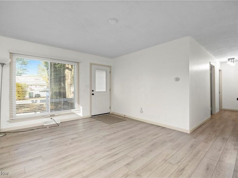 931 East Drive, Sheffield Lake, OH 44054 Photo 28