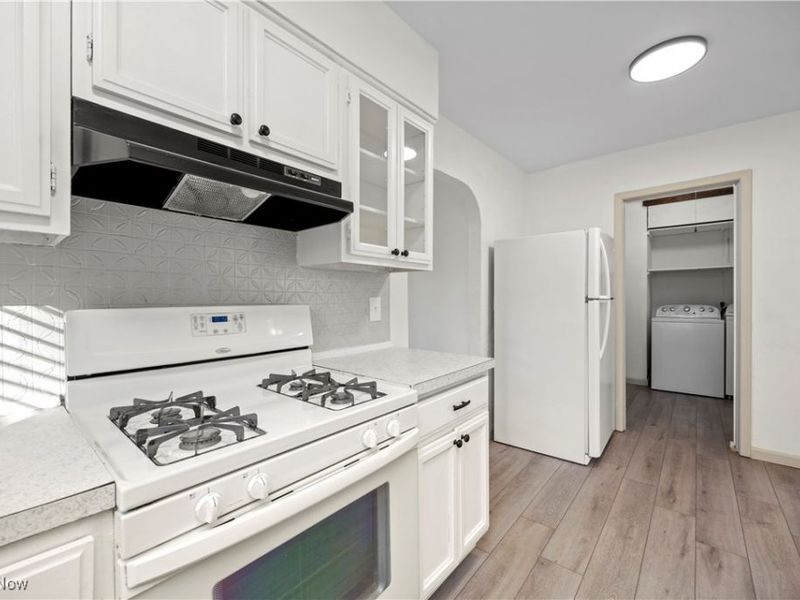 931 East Drive, Sheffield Lake, OH 44054 Photo 4