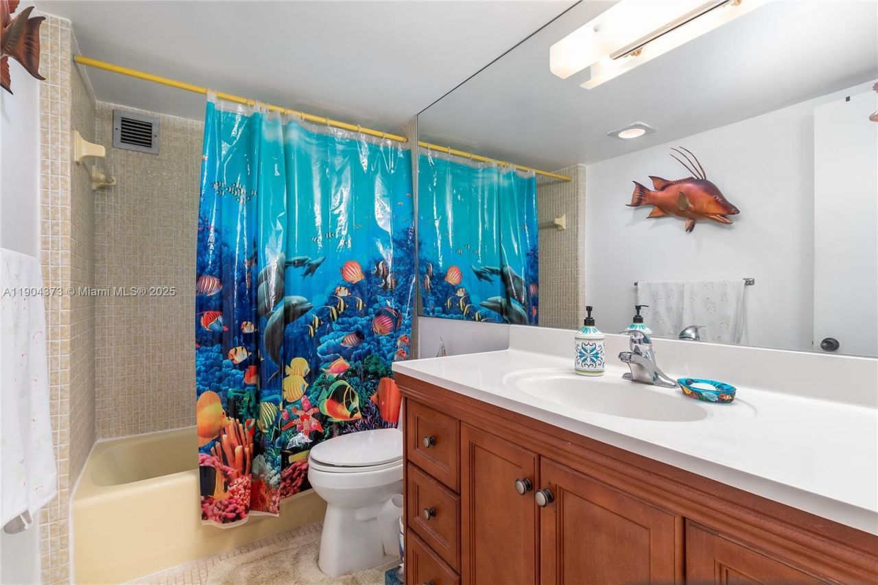 345 Ocean Dr, Unit 1018, Miami Beach, FL 33139 Photo