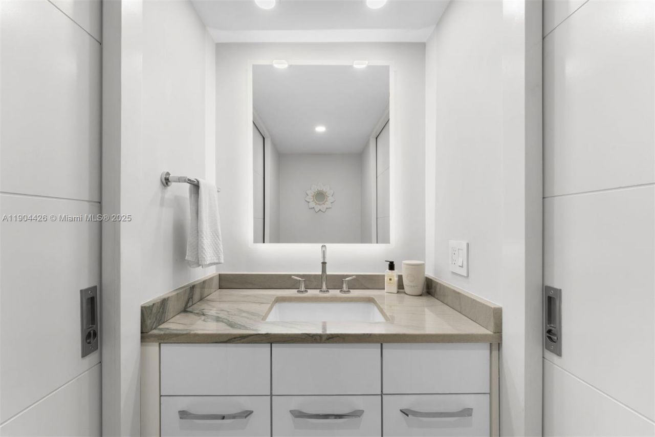 1717 N Bayshore Dr, Unit A-2637, Miami, FL 33132 Photo