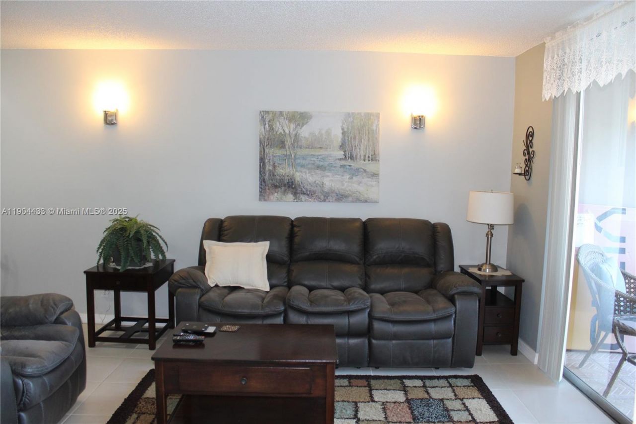 9480 Sunrise Lakes Blvd, Unit 204, Sunrise, FL 33322 Photo