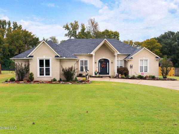 114 Ethelyn Smith Drive, Senatobia, MS 38668