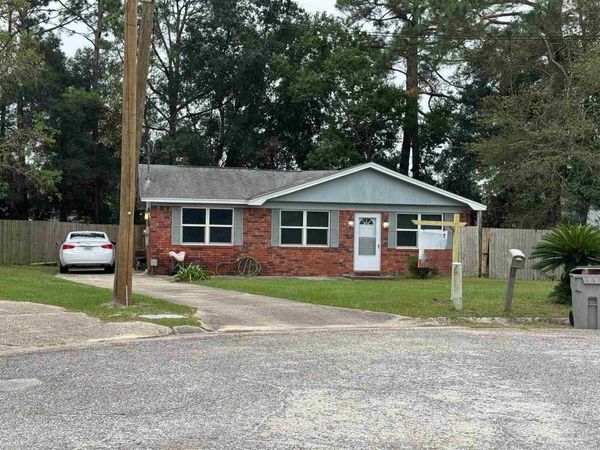 8229 Impala Ct, Pensacola, FL 32506
