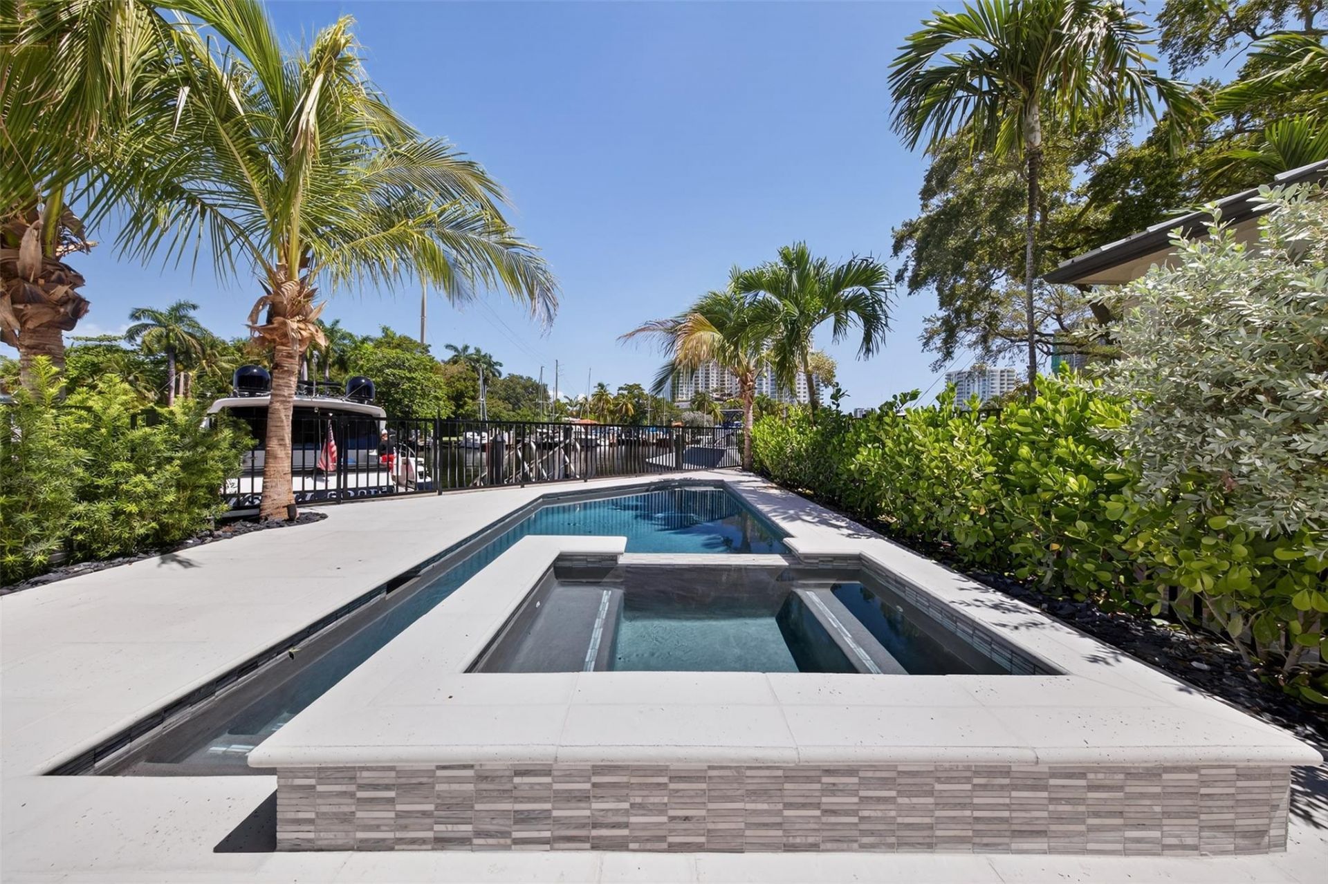 621 SW 5 Place, Fort Lauderdale, FL 33315 Photo