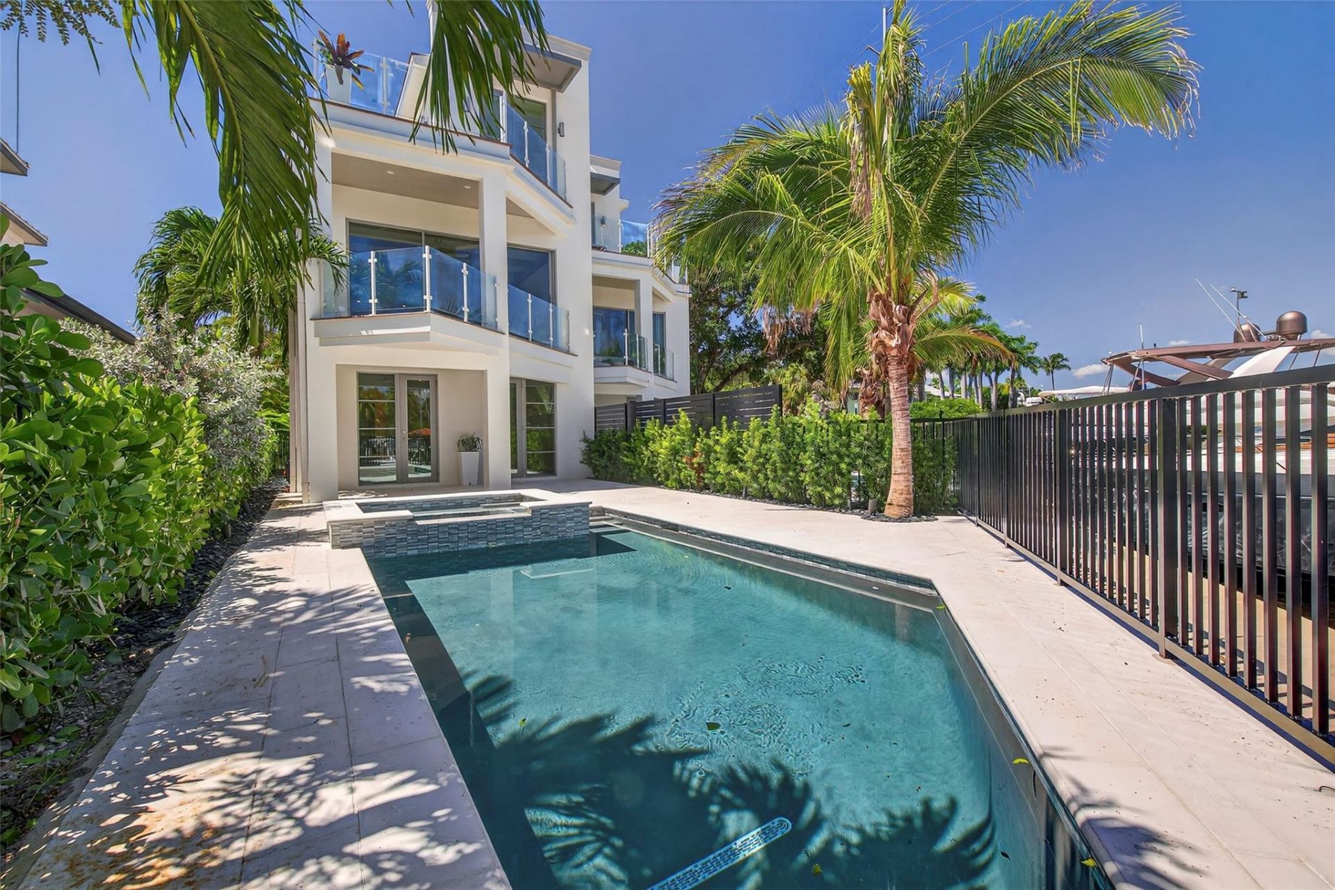 621 SW 5 Place, Fort Lauderdale, FL 33315 Photo