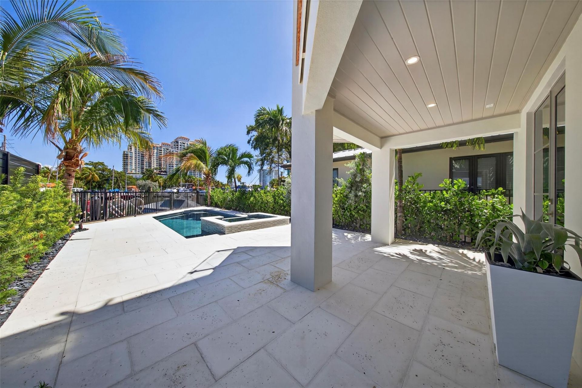 621 SW 5 Place, Fort Lauderdale, FL 33315 Photo