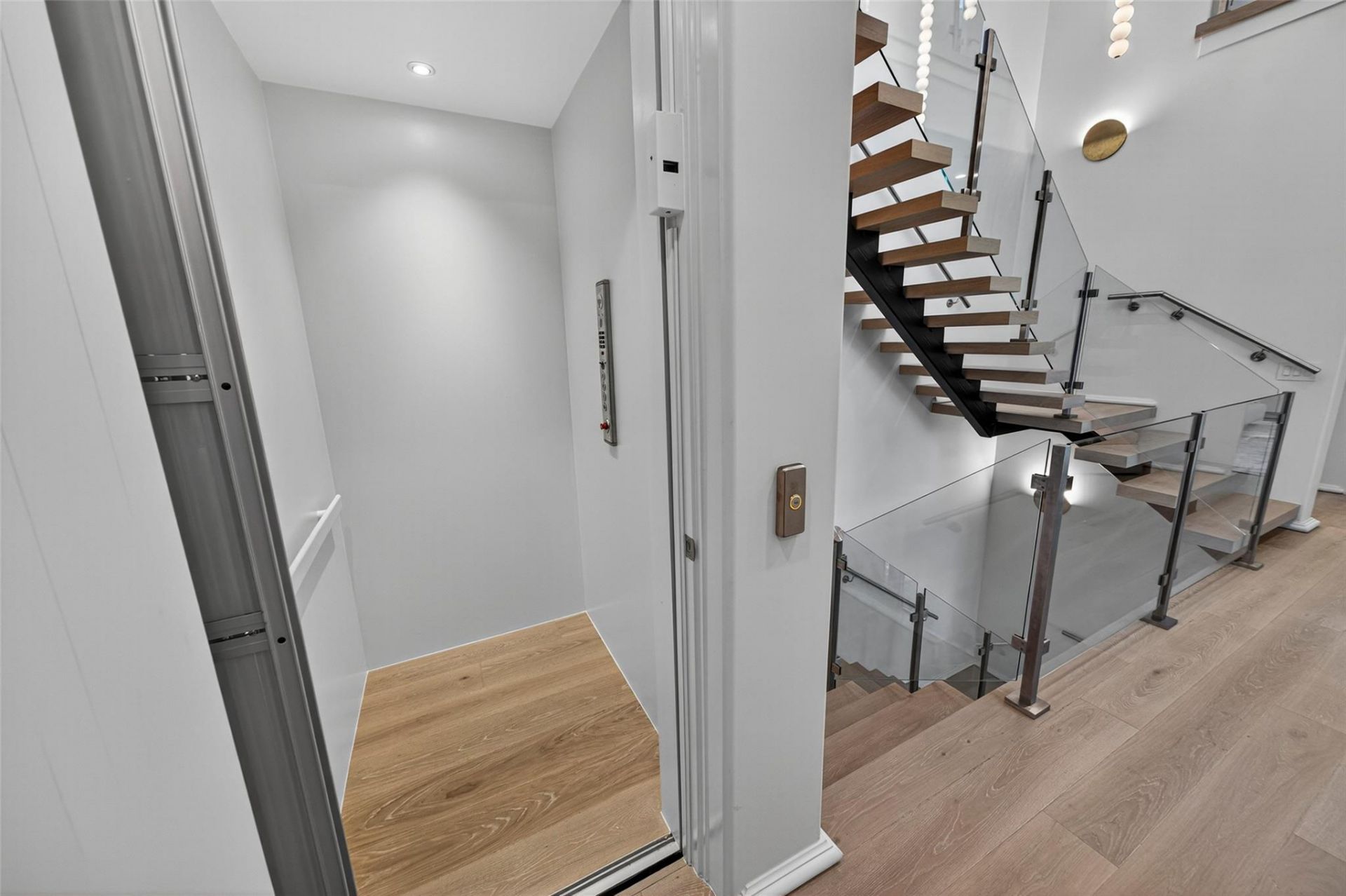 621 SW 5 Place, Fort Lauderdale, FL 33315 Photo