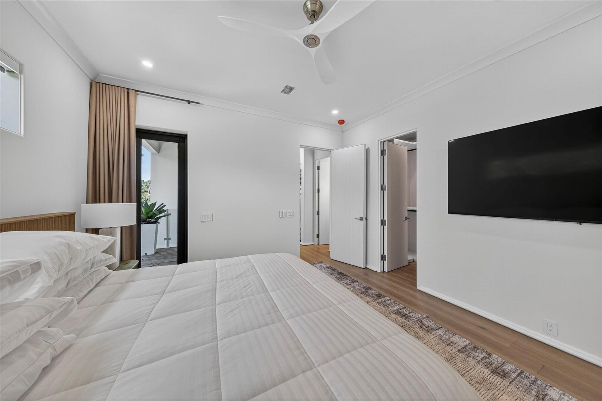 621 SW 5 Place, Fort Lauderdale, FL 33315 Photo