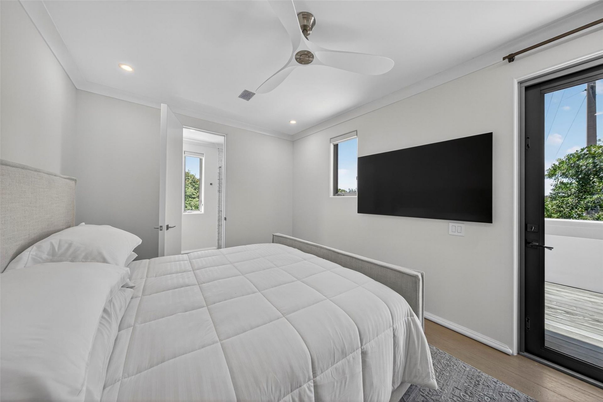 621 SW 5 Place, Fort Lauderdale, FL 33315 Photo