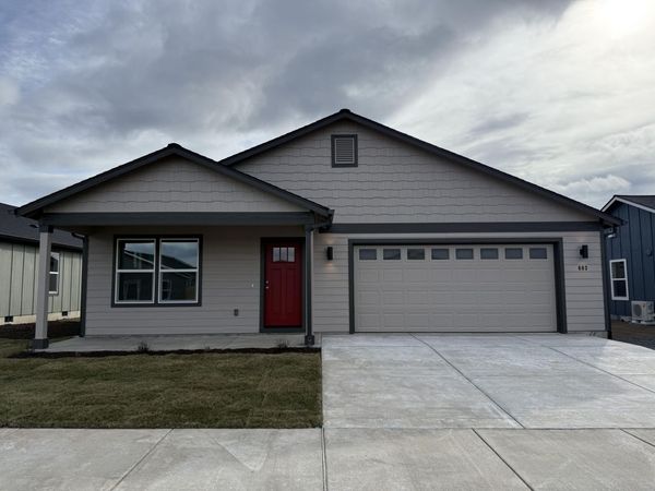 702 NE Rickenbacker Road, Unit 138, Madras, OR 97741