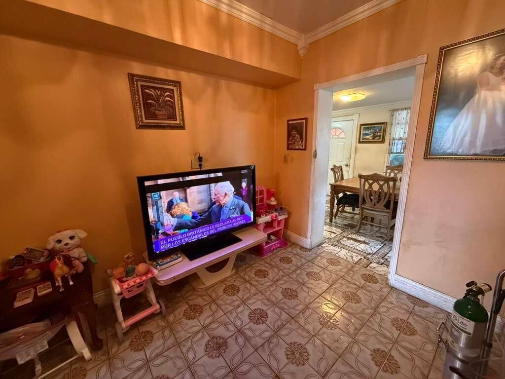 10430 NW 28th Court, Miami, FL 33147 Photo