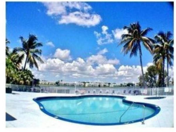 3413 NW 44th Street, Unit 205, Lauderdale Lakes, FL 33309